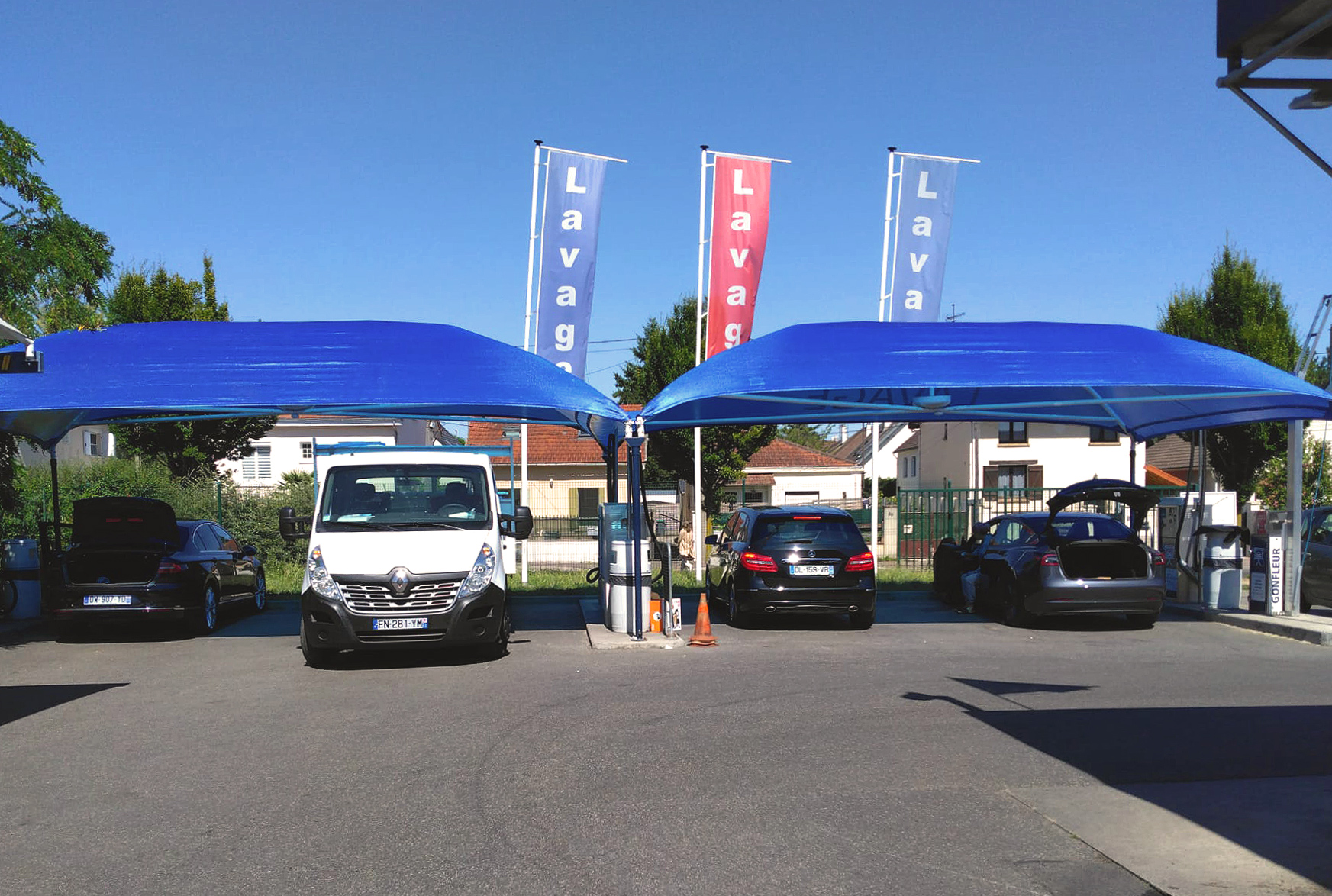 Abris pour lavage automobile