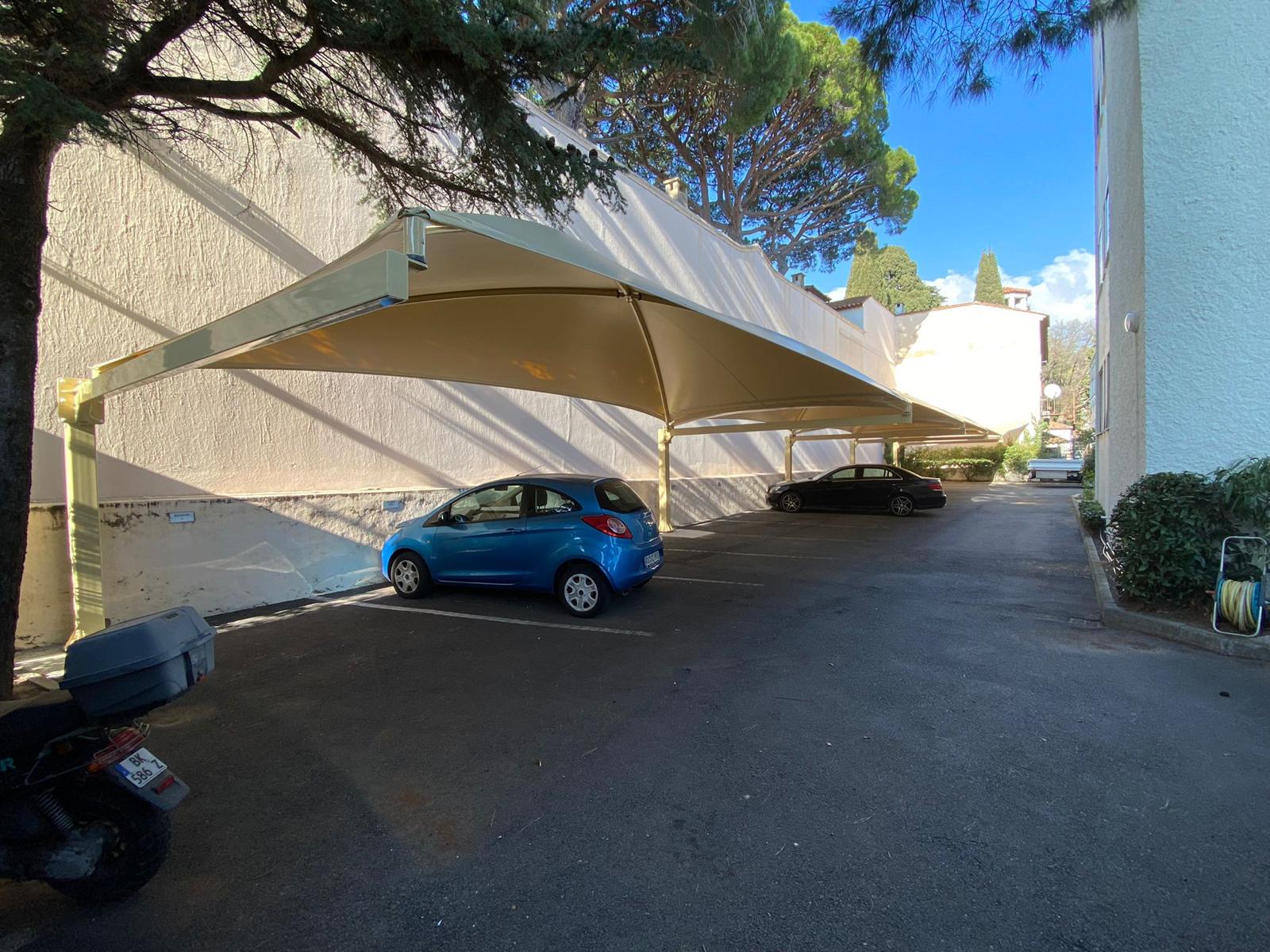 Abris en toile pour parking